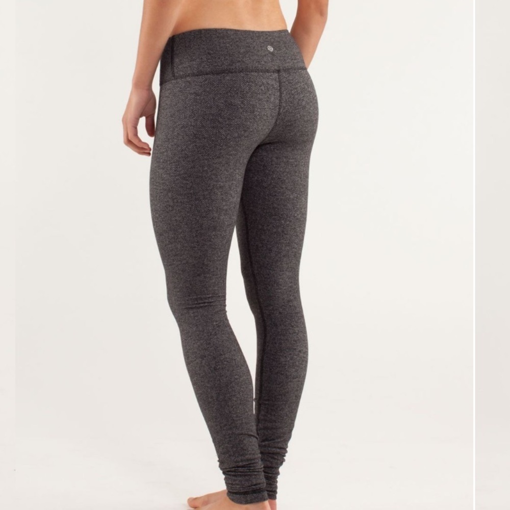 Lululemon Wunder Under Pant
Herringbone Black / Rose Herringbone Black